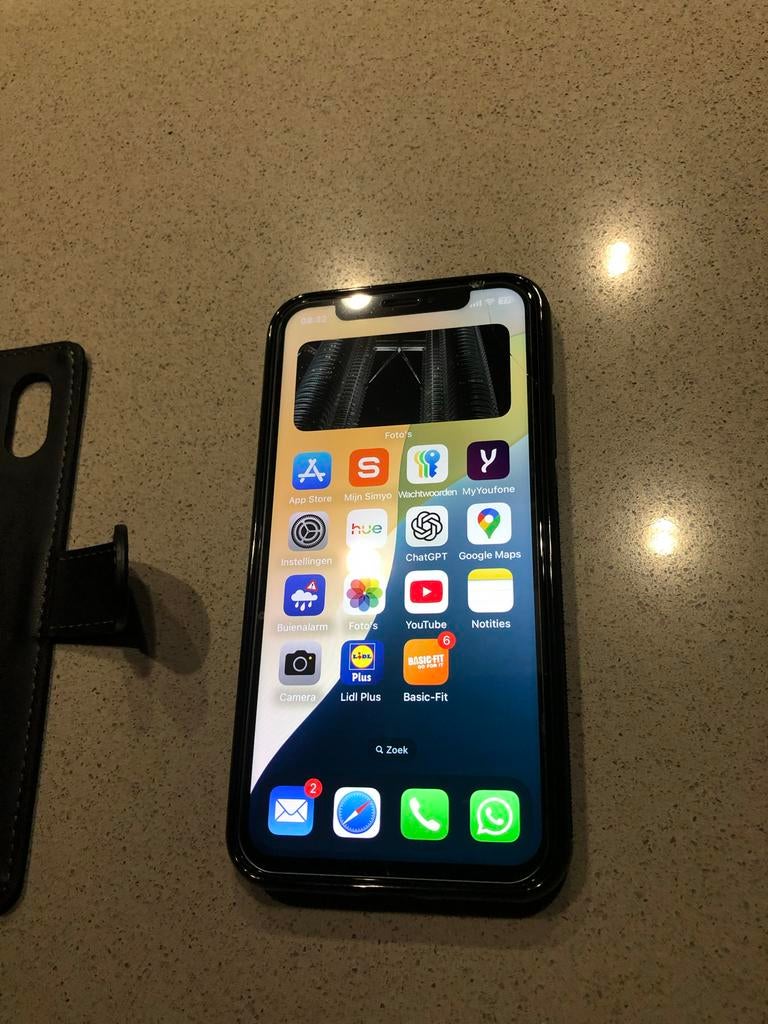 iPhone XS met nieuwe hoes, Telecommunicatie, Mobiele telefoons | Hoesjes en Frontjes | Apple iPhone, Pasjeshouder, Zwart, Overige merken