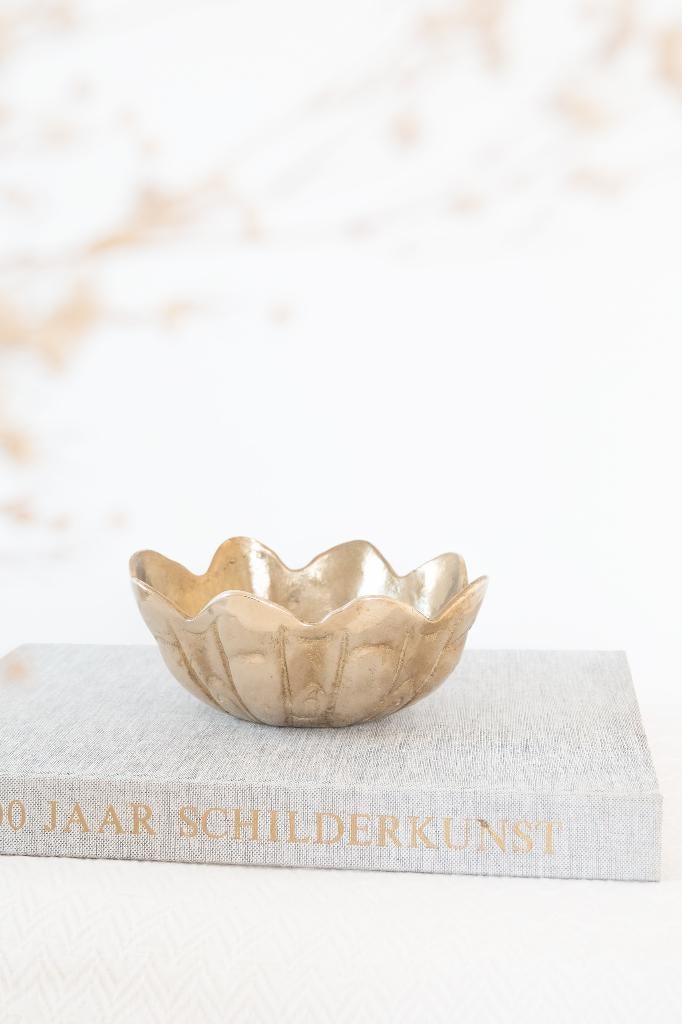 Zwaar massief messing schaal of bloempot, Antiek en Kunst, Antiek | Koper en Brons, Ophalen of Verzenden