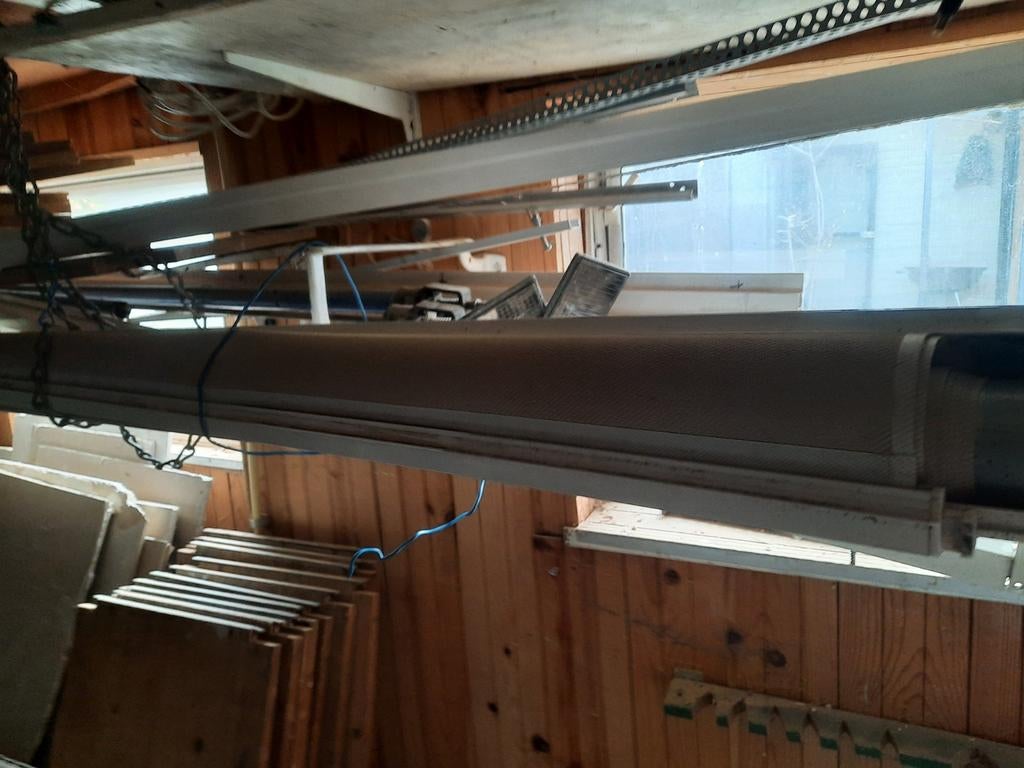 Mooi electrische screen te koop, Ophalen, Gebruikt, 200 cm of meer, Crème of Beige