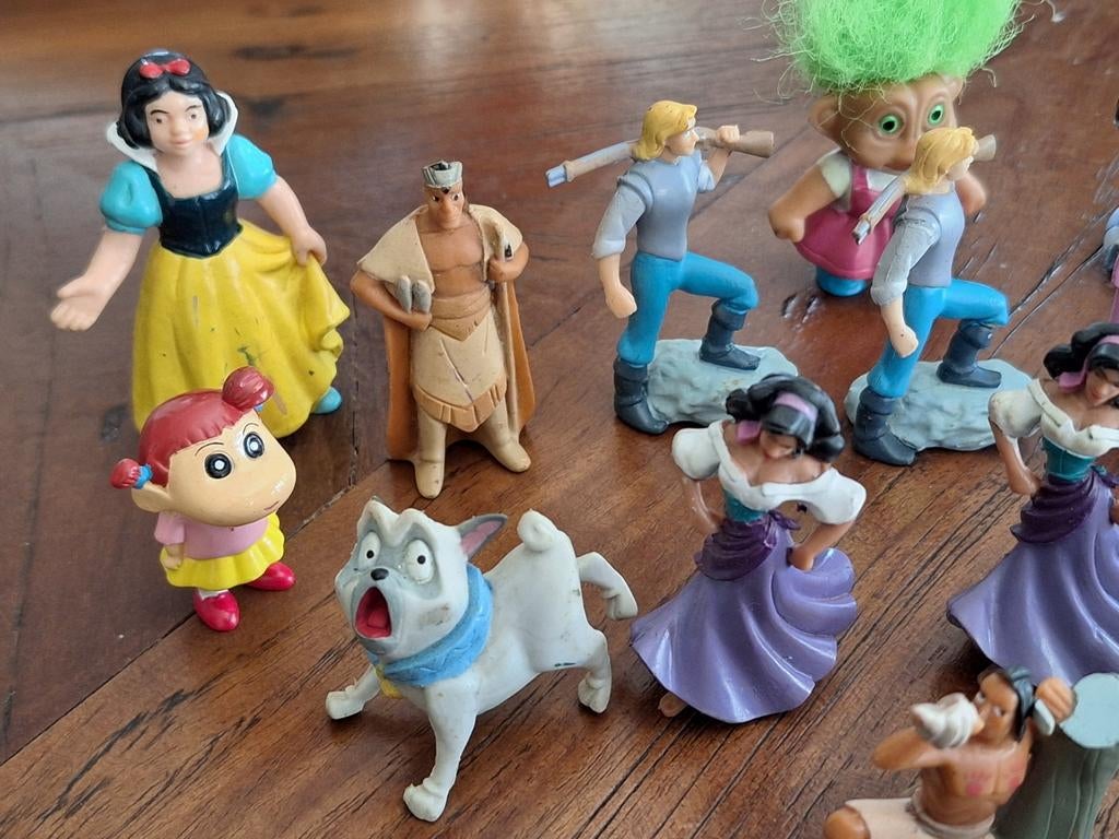 Veel kleine speelgoed figuurtjes Disney, Verzamelen, Disney, Ophalen of Verzenden, Overige figuren, Zo goed als nieuw, Beeldje of Figuurtje