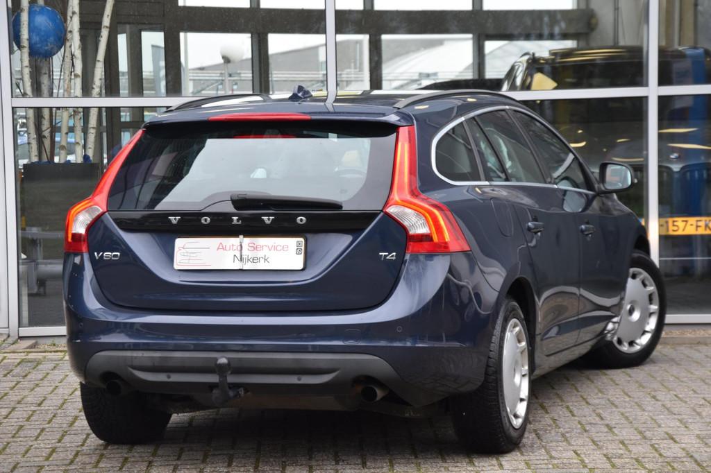 Volvo V60 1.6 T4 Momentum Airco Elek. Ramen Pdc Trekhaak 1st, Auto's, Volvo, Voorwielaandrijving, Gebruikt, 4 cilinders, Blauw