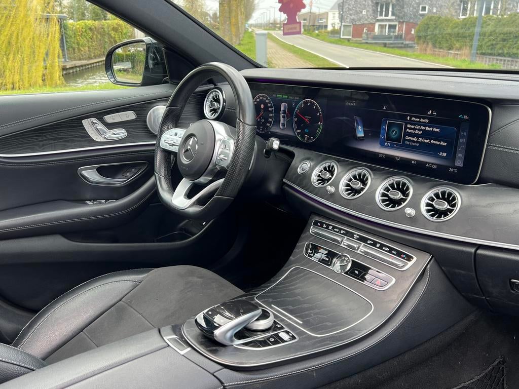 Zwarte Luxe Mercedes-Benz E300 DE Hybride 361PK AMG/Panorama, Automaat, USB, Achterwielaandrijving, 4 cilinders