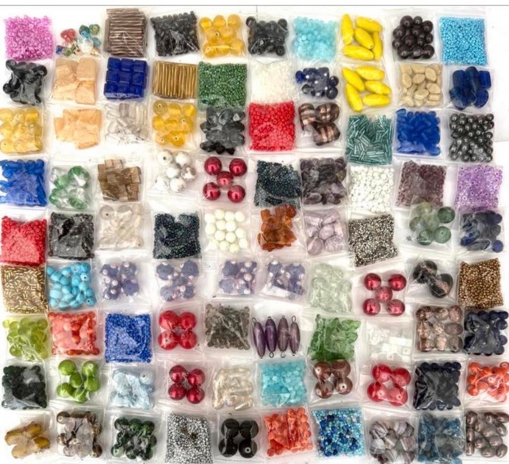 Partij 90 zakjes nieuwe verschillende glaskralen P-1, Ophalen of Verzenden, Nieuw, Kraal