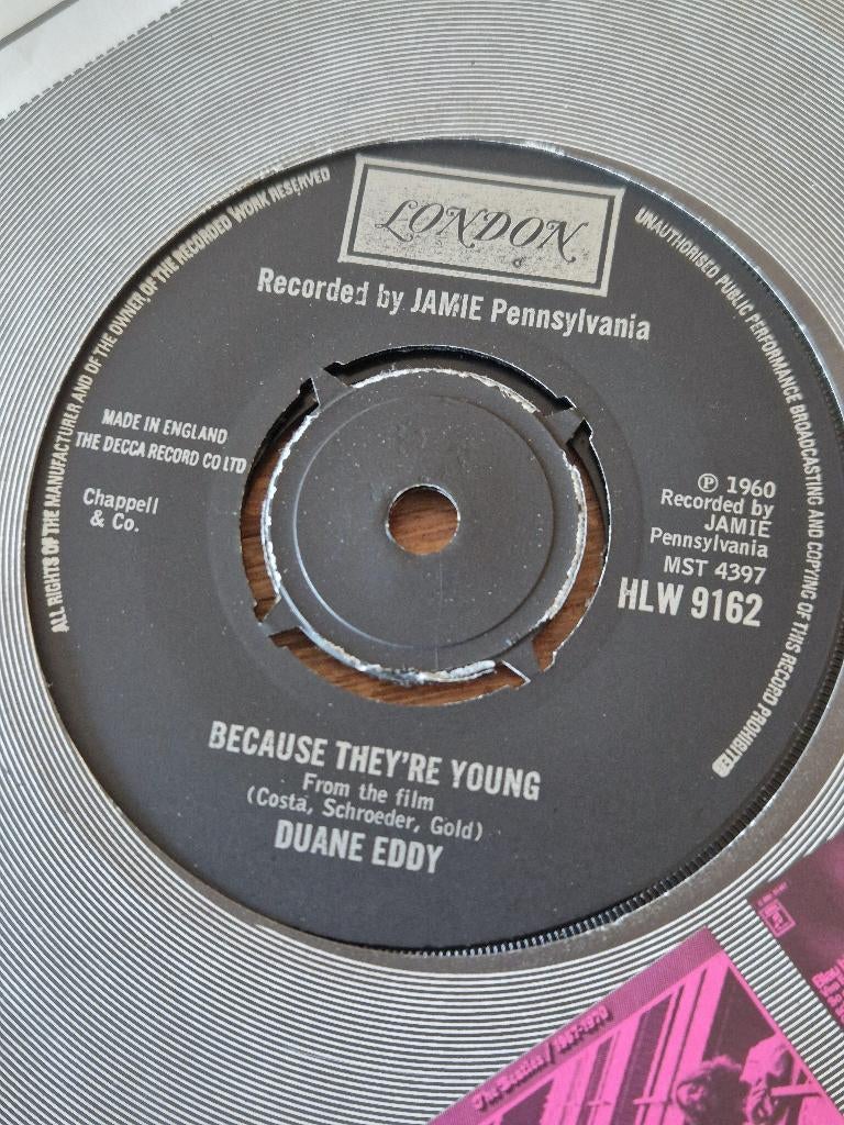 Duane Eddy – Because They're Young / Rebel Walk, Cd's en Dvd's, Vinyl Singles, 7 inch, Single, Ophalen of Verzenden, Zo goed als nieuw