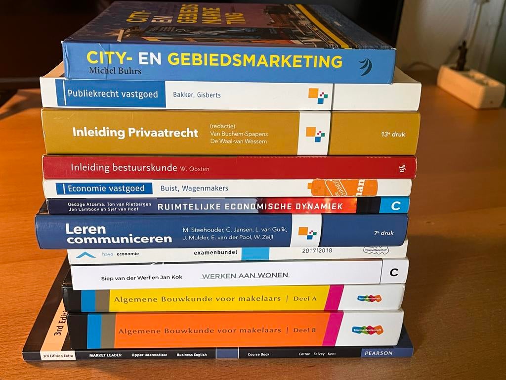 Studieboeken Vastgoedkunde, Boeken, Studieboeken en Cursussen, Ophalen of Verzenden, Zo goed als nieuw, HBO
