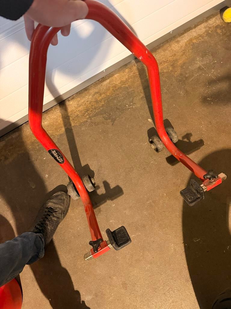 Bike lift motorbok paddock, Ophalen