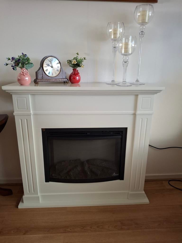 Witte schouw ombouw met elektrische haard, Huis en Inrichting, Ophalen