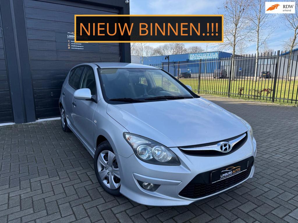 Hyundai I30 1.6 CRDi Edition Plus Airco Elek Ramen 6bak, Voorwielaandrijving, Stof, Gebruikt, Zwart