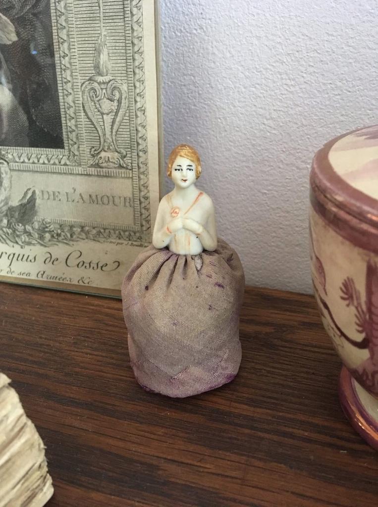 Elegante Franse halfdoll met biscuit lijfje!, Ophalen of Verzenden