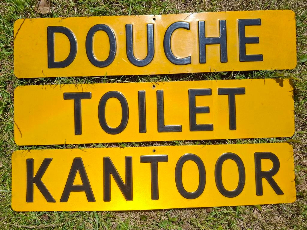 3 metalen bordjes: Douche, Toilet, Kantoor, Ophalen of Verzenden, Metaal, Minder dan 50 cm