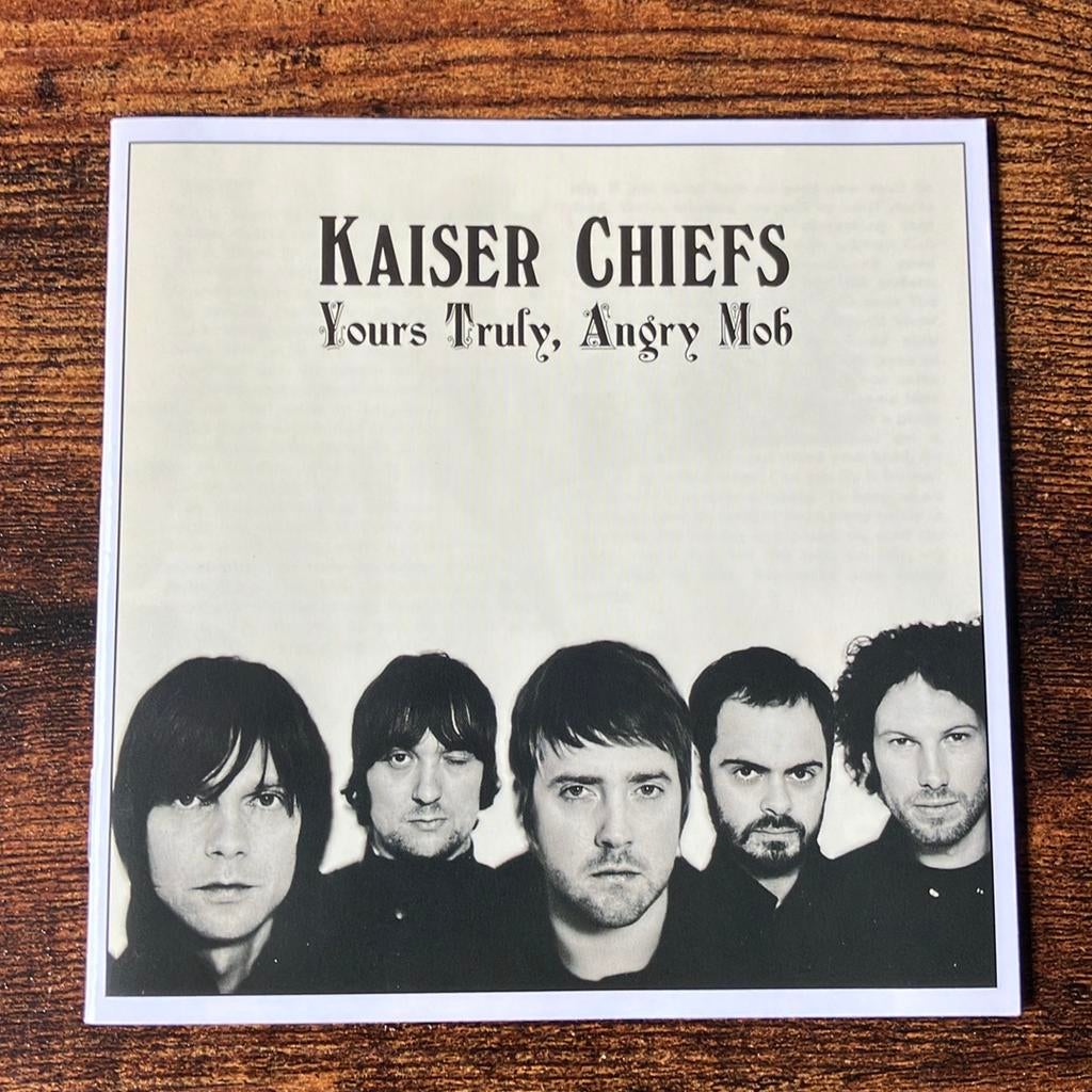 CD Kaiser Chiefs - Yours Truly, Angry Mob, Ophalen of Verzenden, Zo goed als nieuw, Overige genres