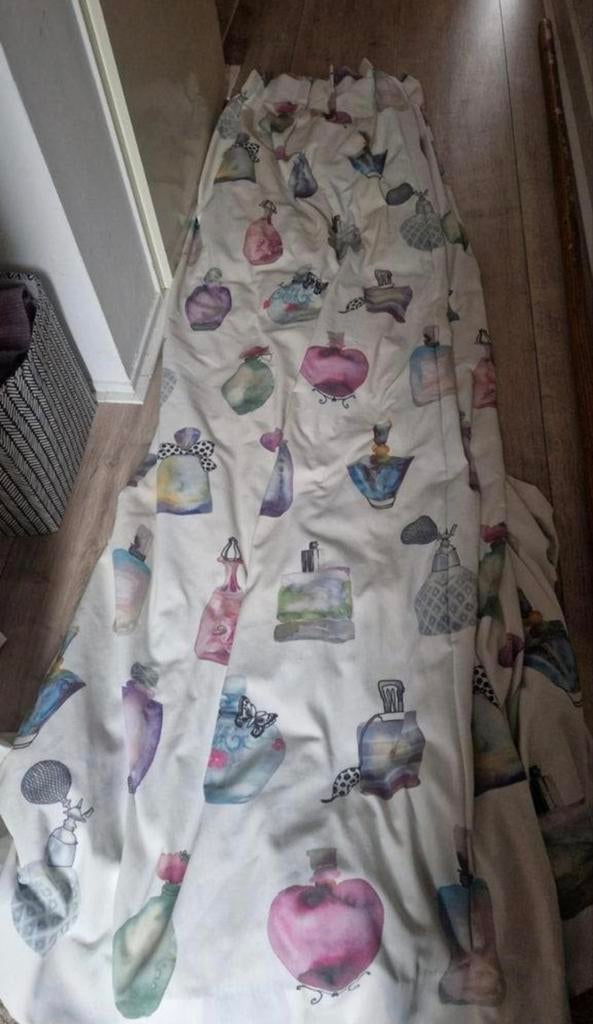 100% verduisterende gordijnen ruim 4 meter breed, Huis en Inrichting, Stoffering | Gordijnen en Lamellen, Ophalen, Gebruikt, 200 cm of meer