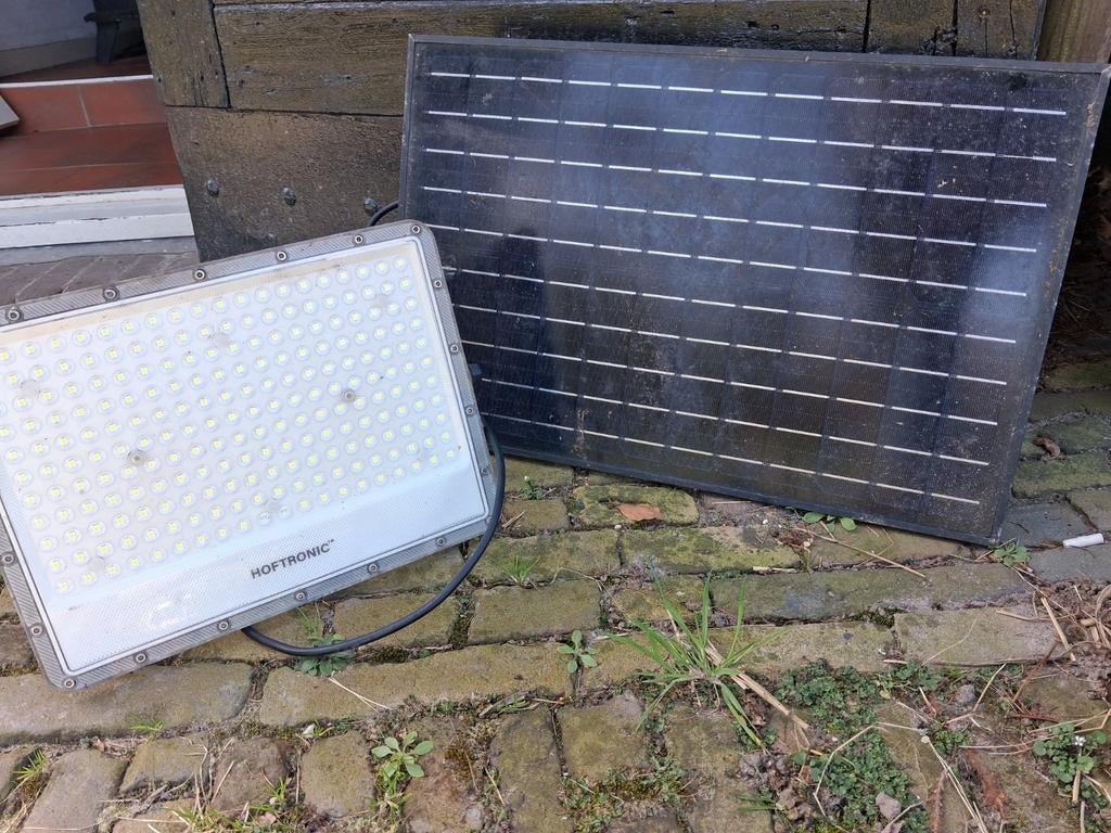 Lamp op zonnestroom., Ophalen, E27 (groot), Led-lamp