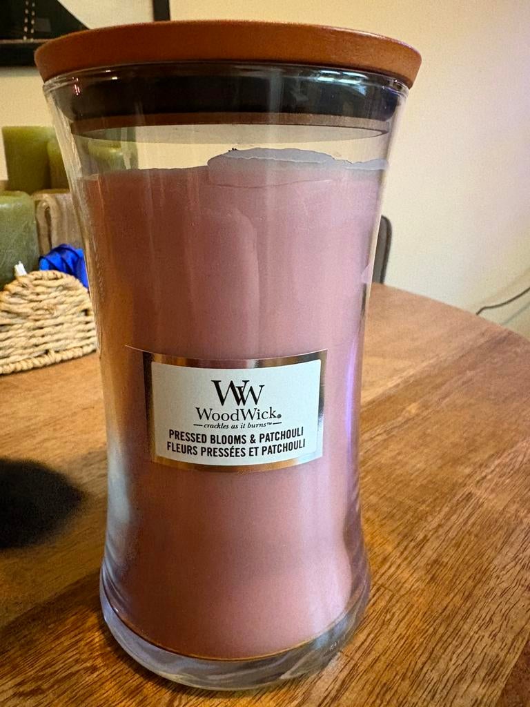 Woodwick pressed blooms & patchouli, Ophalen