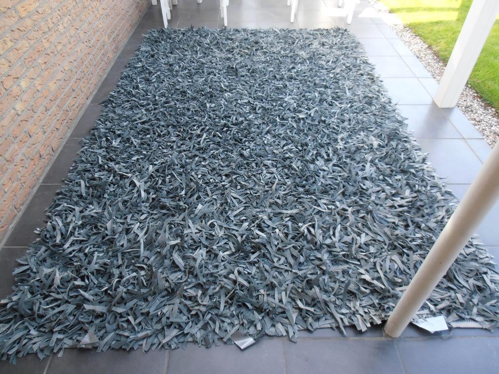 Stukjes Leren vloer  kleed ,, Ophalen, Blauw, 200 cm of meer, Zo goed als nieuw