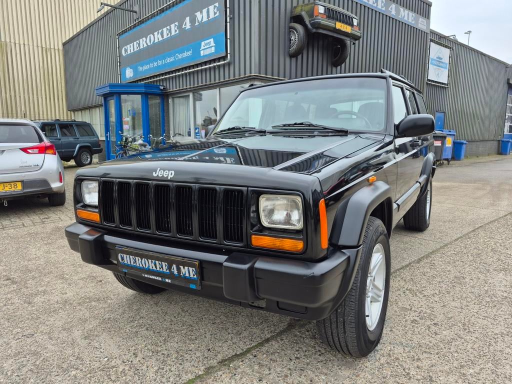 JEEP CHEROKEE 1998 DAPPERE ZWARTE STRIJDER !!, Automaat, 15500 kg, Stof, 4x4