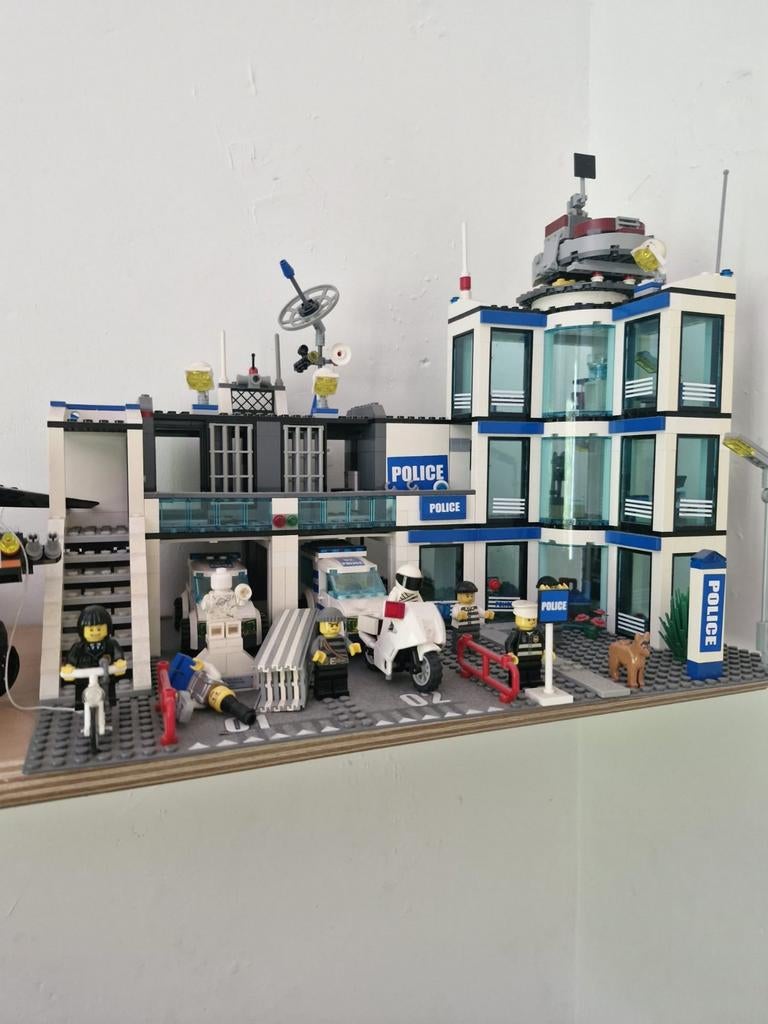Lego politie bureau, Ophalen
