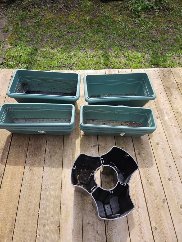 Diverse plantenbakken en paalbak - Gebruikt, Tuin en Terras, Bloembakken en Plantenbakken, Ophalen of Verzenden