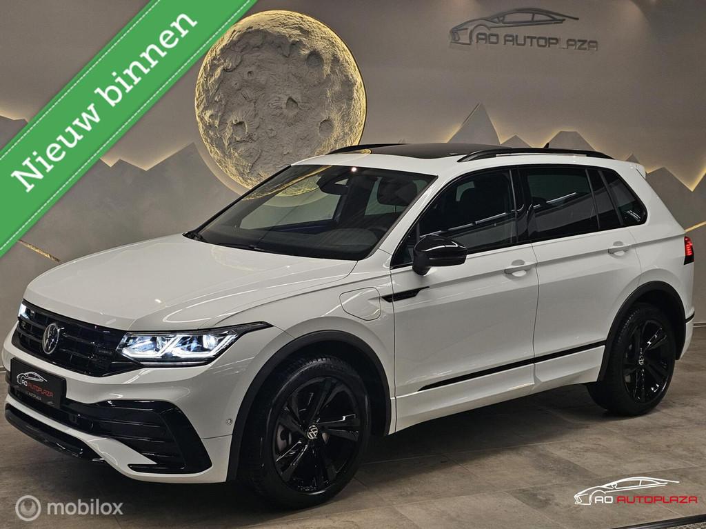 Volkswagen Tiguan 1.4 TSI eHybrid R-Line Panorama/Keyless/IQ, 1716 kg, Zwart, 4 cilinders, Alcantara