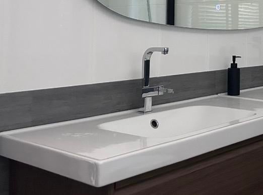 Witte porseleinen wasbak 102x49 cm met gratis kraan, Ophalen, Gebruikt, Wastafel