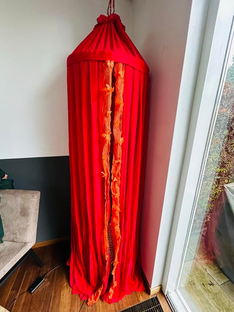 Rode klamboe met oranje details, Ophalen of Verzenden, Gebruikt, Klamboe