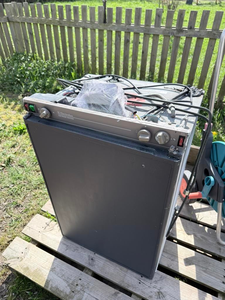 Electrolux RM4401 absorptie koelkast vriesvak 12v 230v gas, Ophalen, Gebruikt, Minder dan 85 cm, Minder dan 75 liter