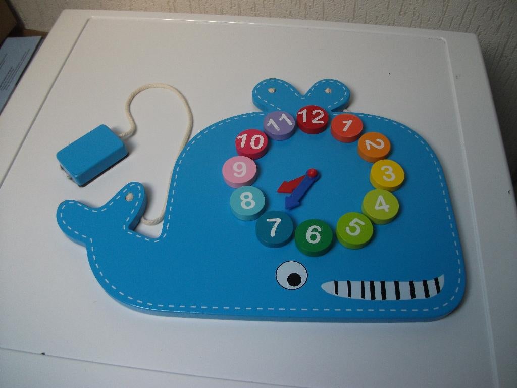 Walvis met klok en krijtbord, Ophalen of Verzenden, Gebruikt