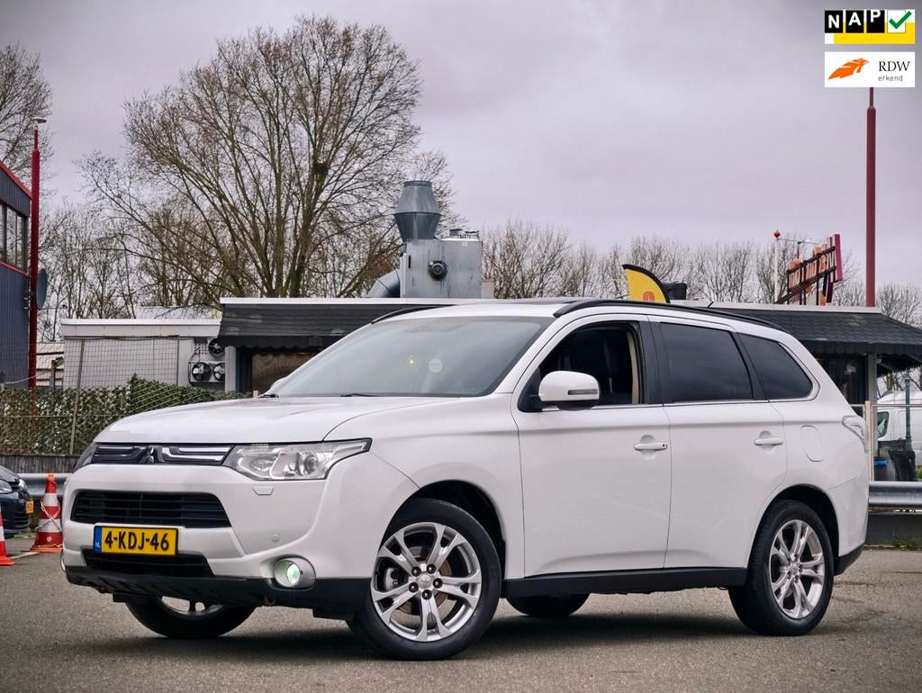 Mitsubishi Outlander 2.0 Instyle / AUTOMAAT / 7 PERS / PANO, Auto's, Mitsubishi, Bedrijf, Te koop, Outlander, ABS, Achteruitrijcamera