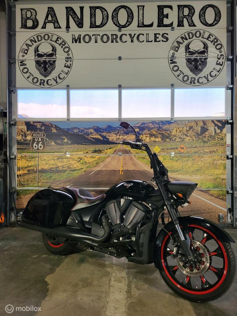 Victory Cross Roads Eightball 1800