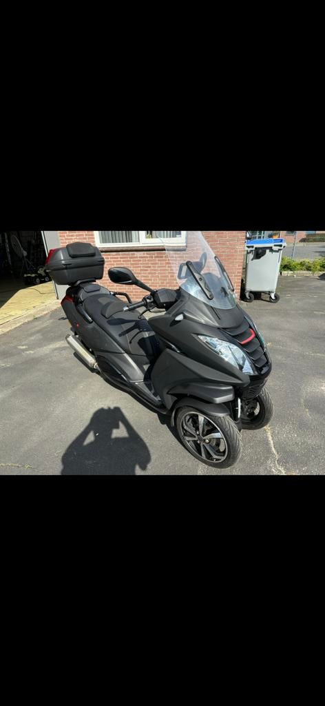 Peugeot type x1 Metropolis 400i zwart.  Cl inhoud 399cm3, Particulier, 12 t/m 35 kW