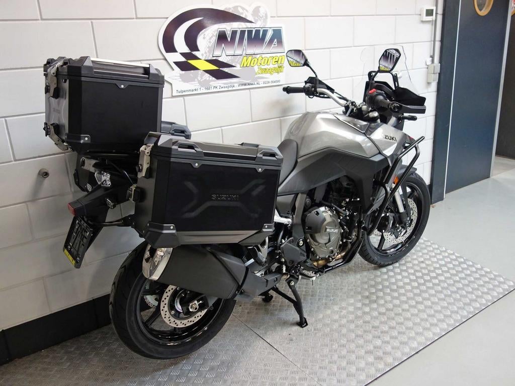 Suzuki V-Strom 800 - foto 2