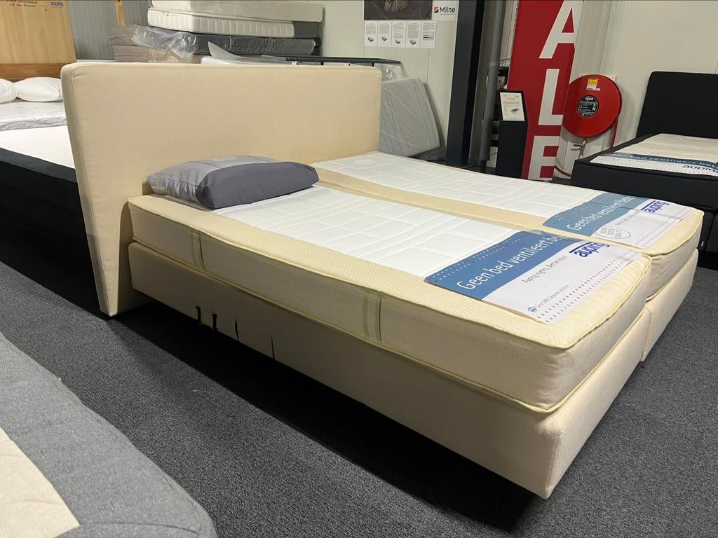 Elektrische Auping boxspring 180x210 crème event. Hästens, Huis en Inrichting, Slaapkamer | Bedden, Ophalen, 210 cm, Tweepersoons