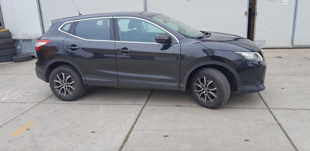 Nissan Qashqai 1.2 Dig-t 85KW 2WD 2015 Zwart, Voorwielaandrijving, Zwart, 4 cilinders, Zwart