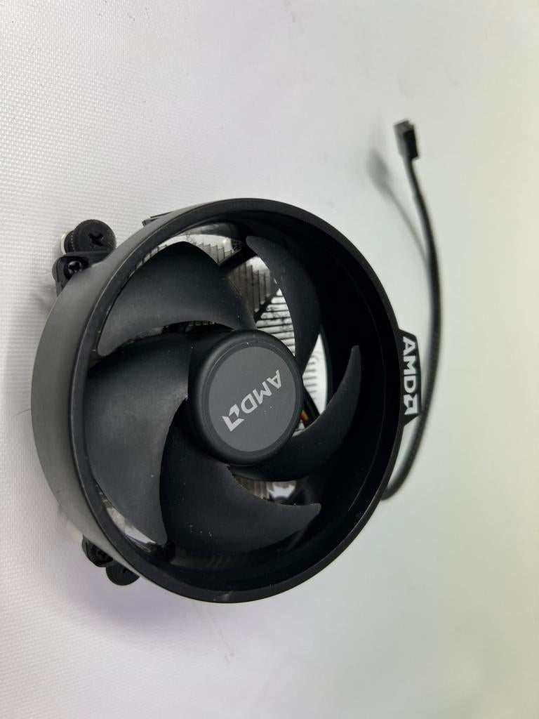 AMD stock CPU-koeler – Wraith (AM4 / AM5), Ophalen of Verzenden, Zo goed als nieuw, Luchtkoeling