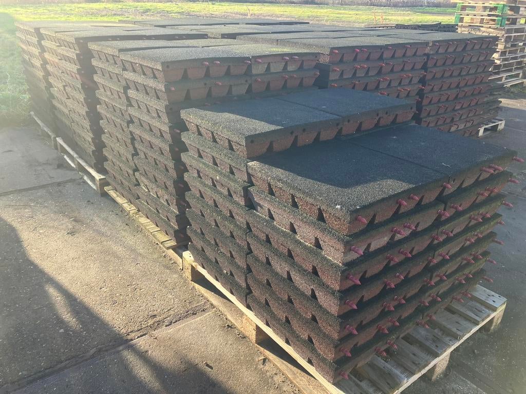 🐴 148 vochtdoorlatende rubberen staltegels 50x50x10cm 🐴, Q, Q, Q