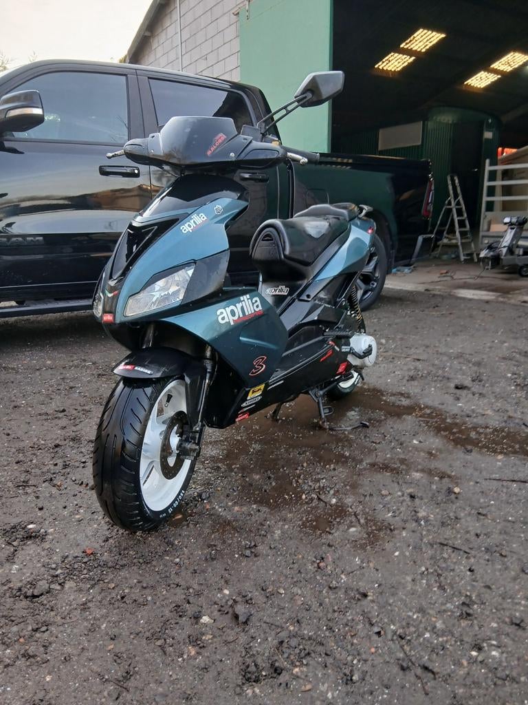 Aprilia SR Factory, Fietsen en Brommers, Scooters | Aprilia, Gebruikt, SR 50, Maximaal 45 km/u, Tweetakt, Ophalen