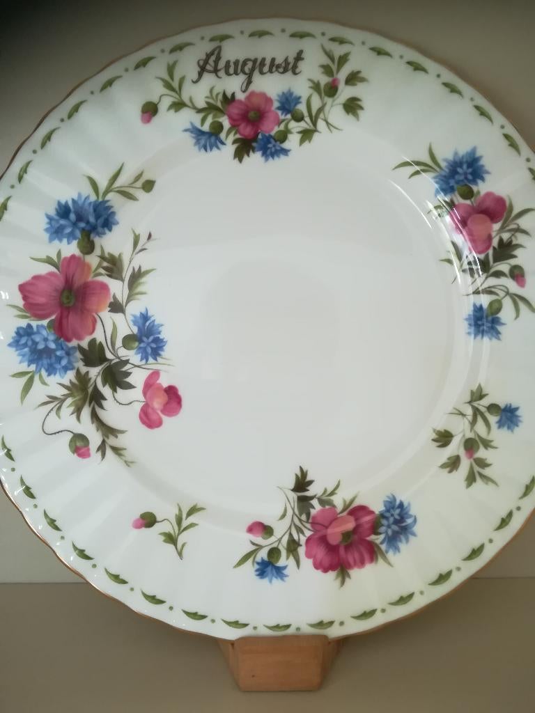 Royal Albert August Plate porselein ontbijtbord, Ophalen of Verzenden, Zo goed als nieuw, Porselein, Bord of Schaal