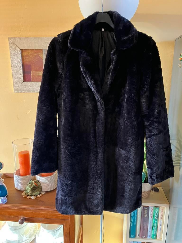 Fur fluffy (nep) bont jas, zwart. Maat M., Kleding | Dames, Jassen | Winter, Zo goed als nieuw, Maat 38/40 (M), Zwart, Ophalen of Verzenden