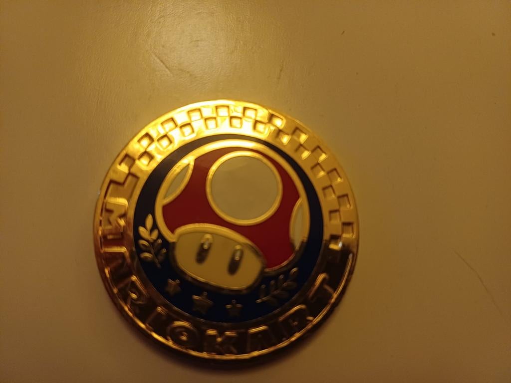 Mario Kart Paddenstoel coin., Ophalen of Verzenden, Zo goed als nieuw