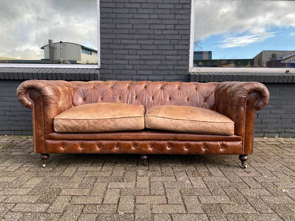 Stoere Chesterfield bank vintage cognac GRATIS BEZORGD, 125 cm of meer, Leer, Ophalen of Verzenden, Zo goed als nieuw