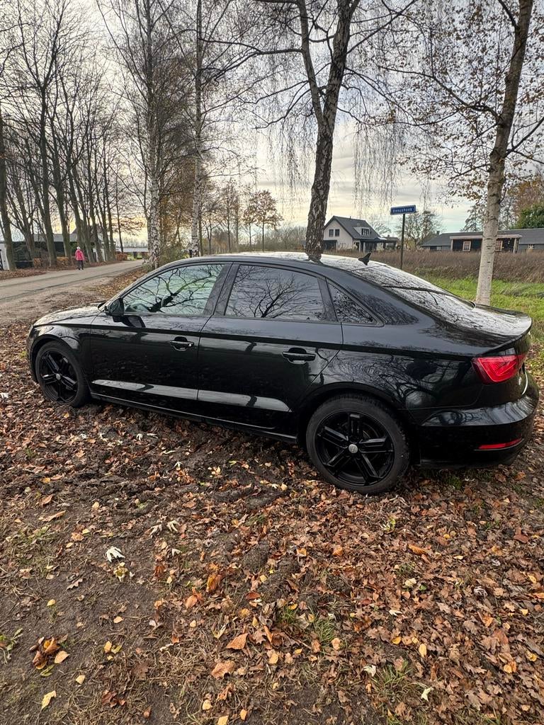 Audi A3 limousine 1.4 TFSI Ambition Pro Line Plus 2015 Zwart, Auto's, Voorwielaandrijving, USB, 4 cilinders, Zwart