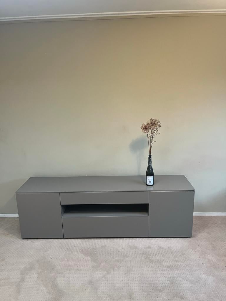 KARAT Q-180 TV furniture, Huis en Inrichting, Overige materialen, Zo goed als nieuw, Minder dan 100 cm, 25 tot 50 cm