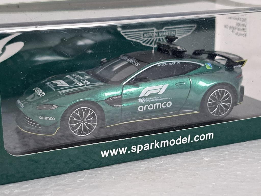 GEZOCHT : Aston Martin F1 Safety Car / Medical Car, Ophalen of Verzenden, Nieuw, Auto, Overige merken
