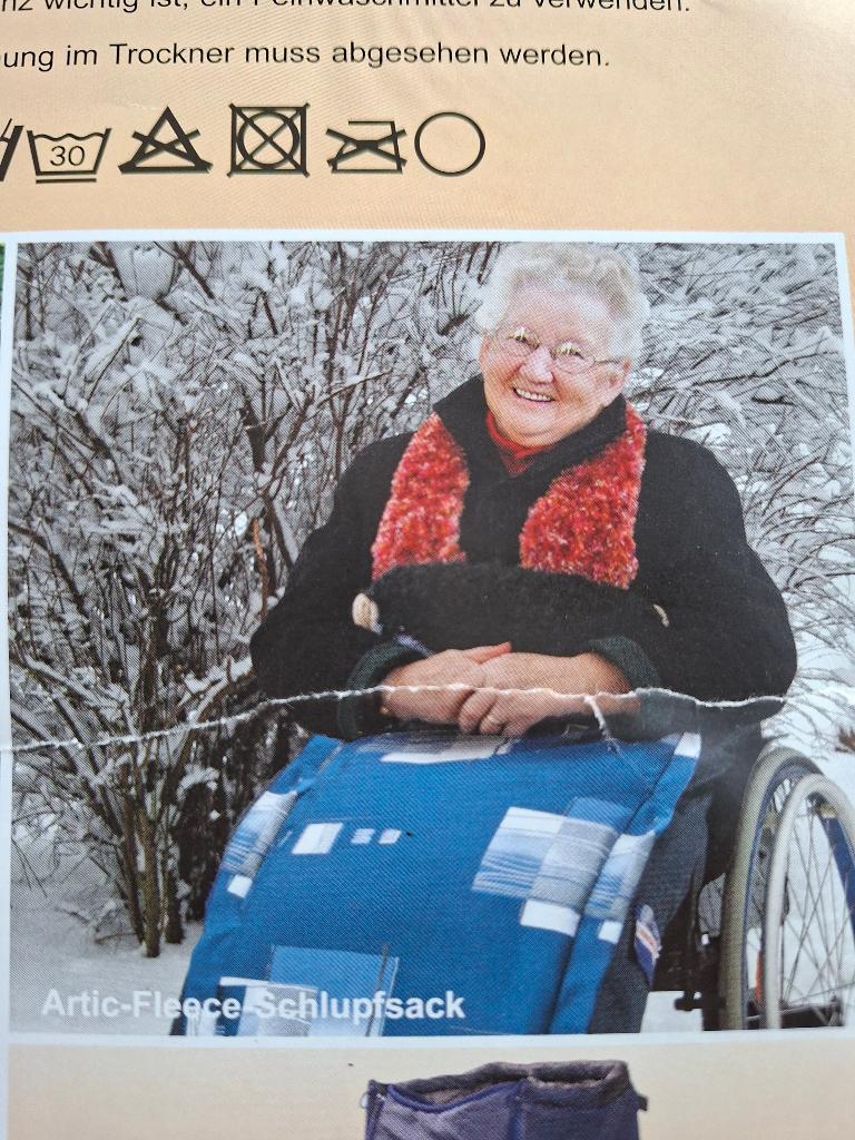 warmhoud schootskleed voor rolstoel met voetenzak, Ophalen, Zo goed als nieuw, Duwrolstoel