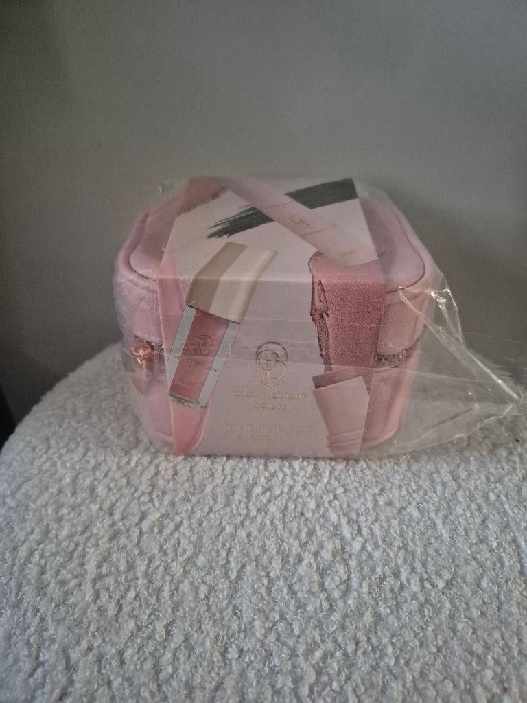 Olcay Gulsen Emergency Date Kit, Ophalen of Verzenden, Nieuw, Overige kleuren, Gehele gezicht