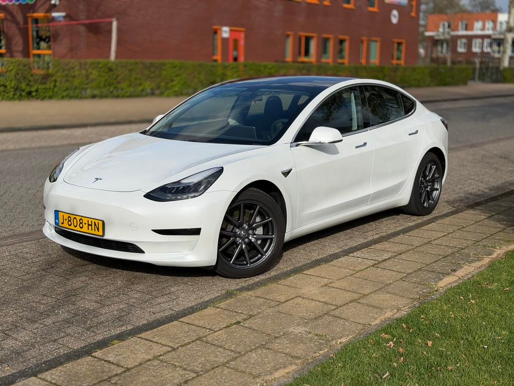 Tesla Model 3 Wit Standard Range Plus 2020 - Particulier, Automaat, Achterwielaandrijving, Wit, Origineel Nederlands