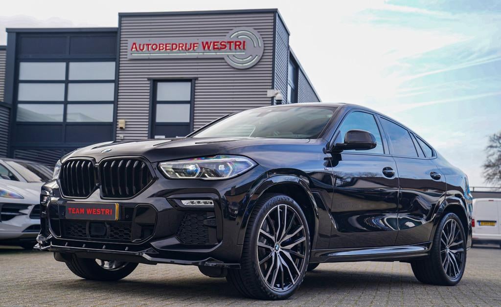 BMW X6 M50i High Executive | Harman/Kardon | Head Up Display, Gebruikt, 2210 kg, 4395 cc, Zwart
