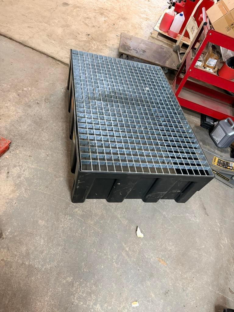 Lekbak 250 liter. Cemo met metalen rooster. 4 jaar oud, Ophalen, Zo goed als nieuw