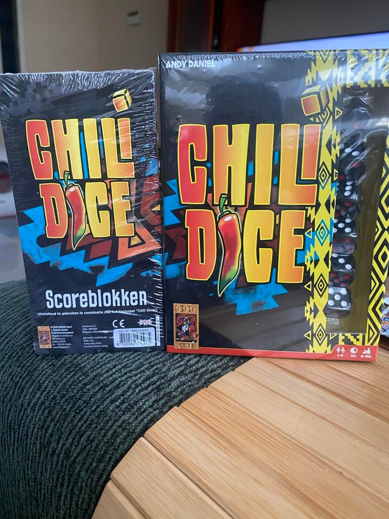 Chill Dice spel met scoreblokken, Hobby en Vrije tijd, Gezelschapsspellen | Overige, Een of twee spelers, Ophalen of Verzenden