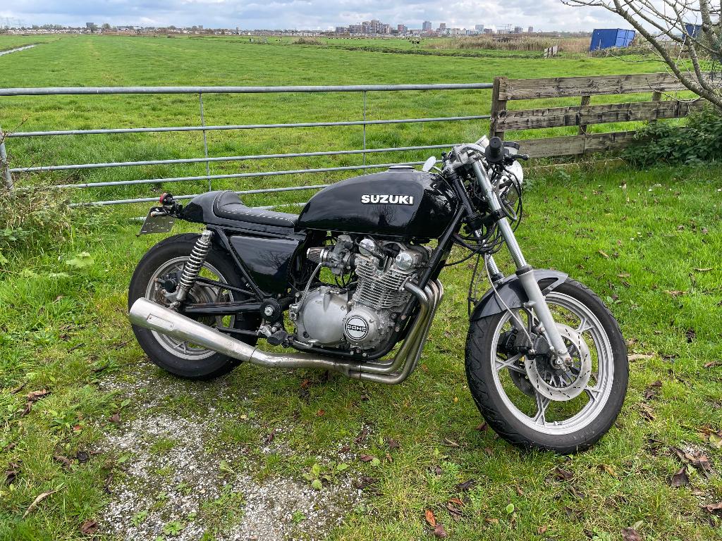 Suzuki GS 850 café racer, Motoren, Motoren | Oldtimers, Cardan-aandrijving, 4 cilinders, Motorrijbewijs A, Meer dan 35 kW